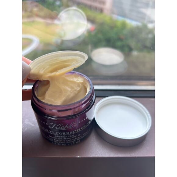 Kiehl's Super Multi-Corrective Cream SPF 30, Anti-aging Face Moisturizer - Picture 5 of 5